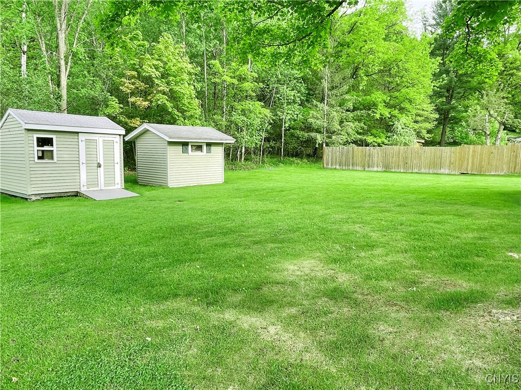 46 Pond Lane, Utica, New York image 2