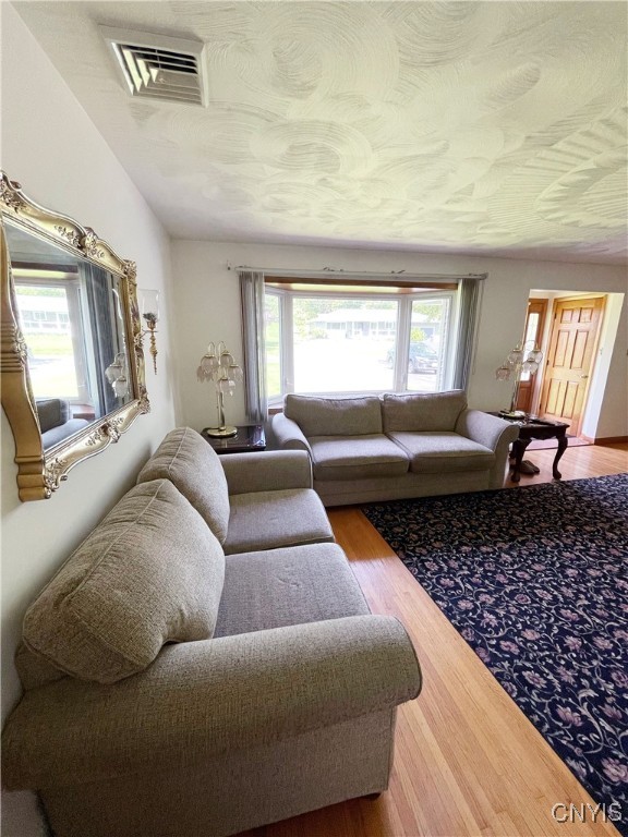 46 Pond Lane, Utica, New York image 4