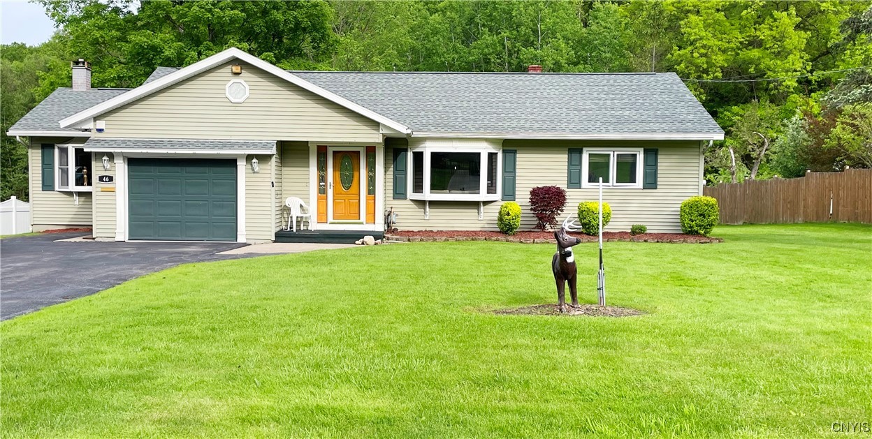 46 Pond Lane, Utica, New York image 1