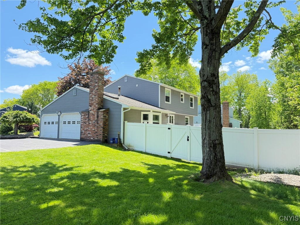4936 Look Kinney Circle Cir, Clay, New York image 36
