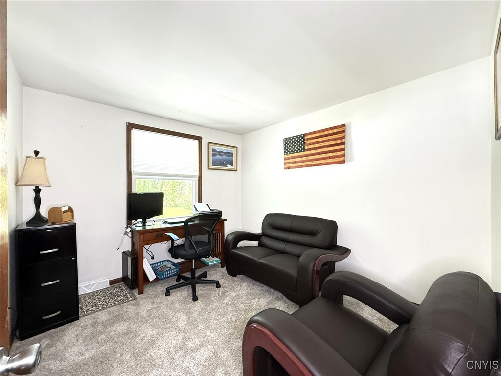 4936 Look Kinney Circle Cir, Clay, New York image 19