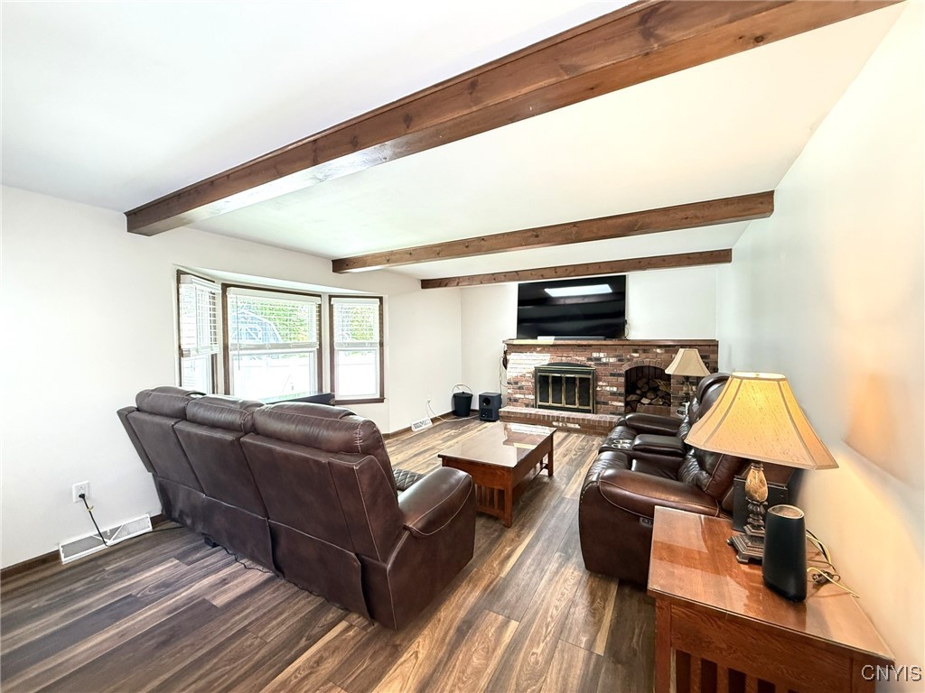 4936 Look Kinney Circle Cir, Clay, New York image 11
