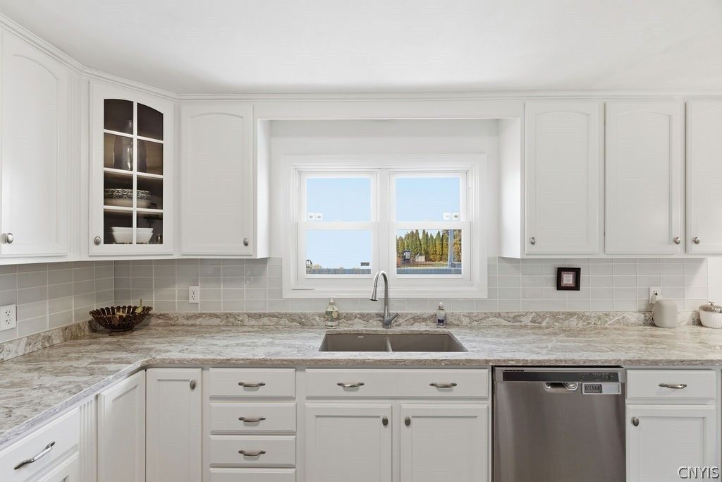 Photo of 7105 Lakemist Drive, Cicero, NY 13039 (MLS # S1667284)