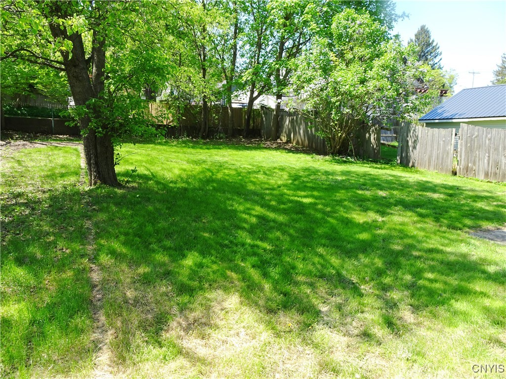 54 Hartford Terrace Ter, New Hartford, New York image 4