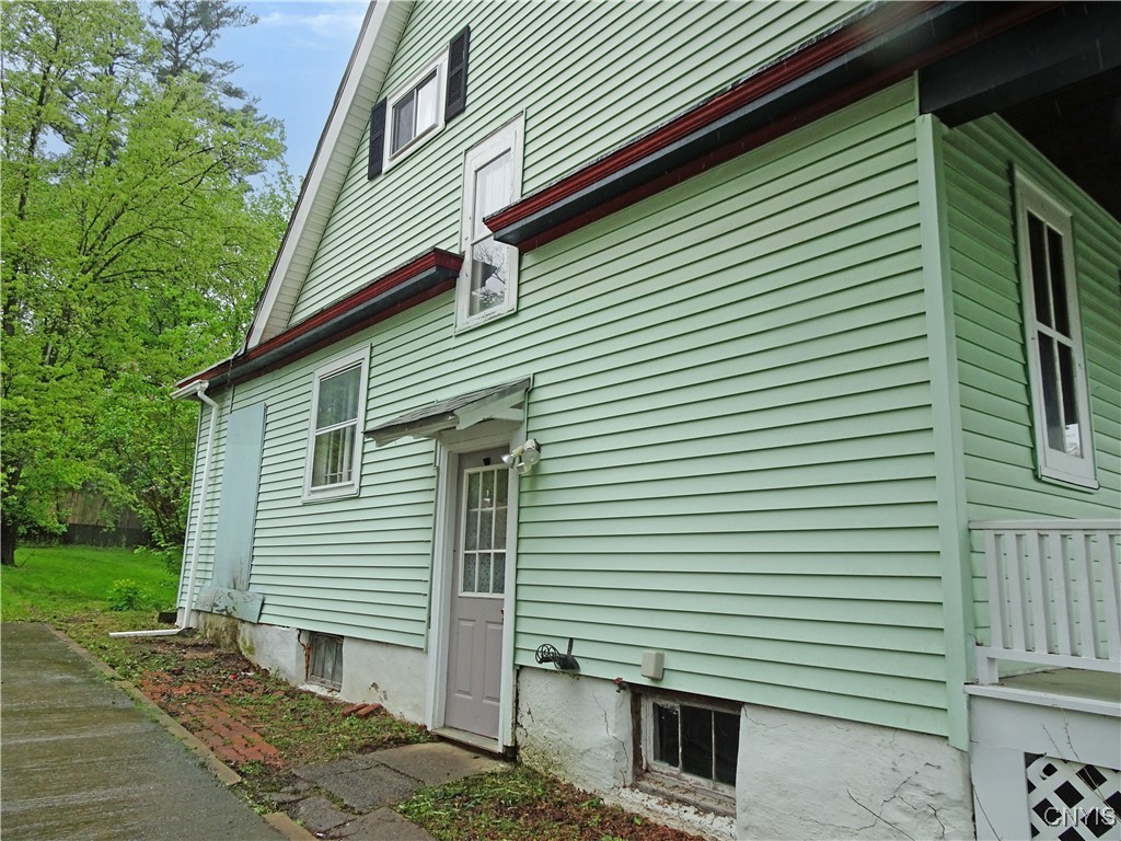54 Hartford Terrace Ter, New Hartford, New York image 2