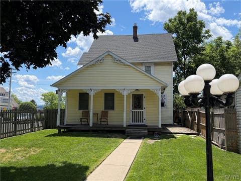 Tiny photo for 204 Brow Street, Salina, NY 13088 (MLS # S1709161)