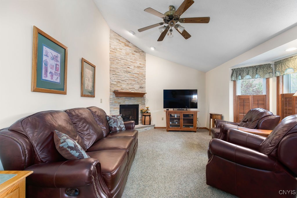 8519 Grandview Drive, Cicero, New York image 11