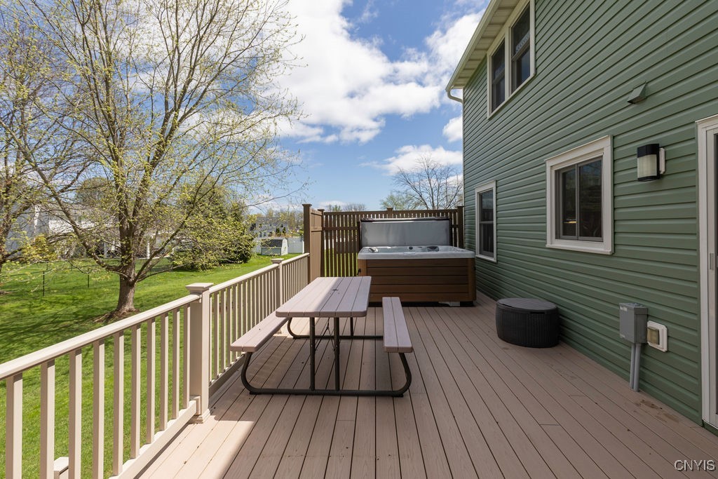 8519 Grandview Drive, Cicero, New York image 32