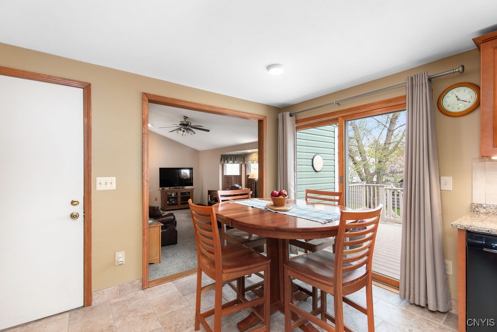 8519 Grandview Drive, Cicero, New York image 9