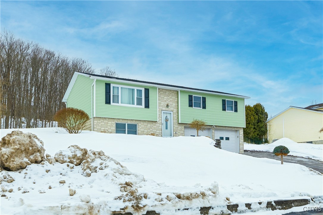 41 Clintonview Boulevard, New Hartford, New York image 3