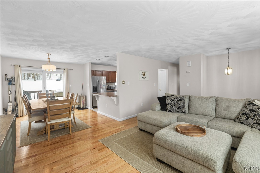 41 Clintonview Boulevard, New Hartford, New York image 8