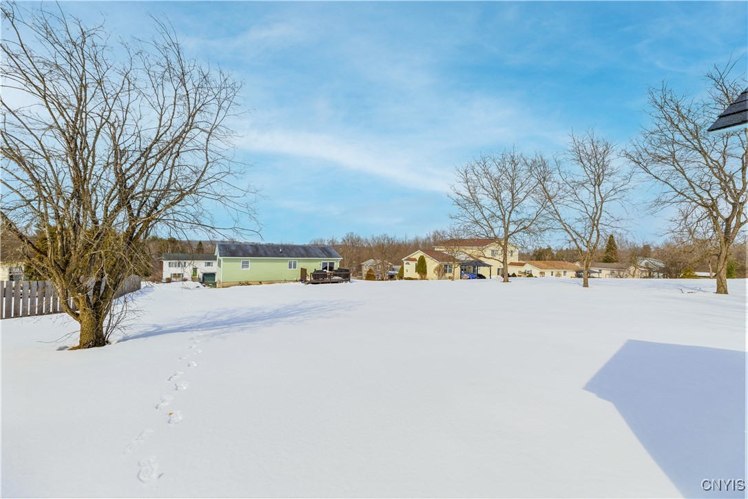 41 Clintonview Boulevard, New Hartford, New York image 32