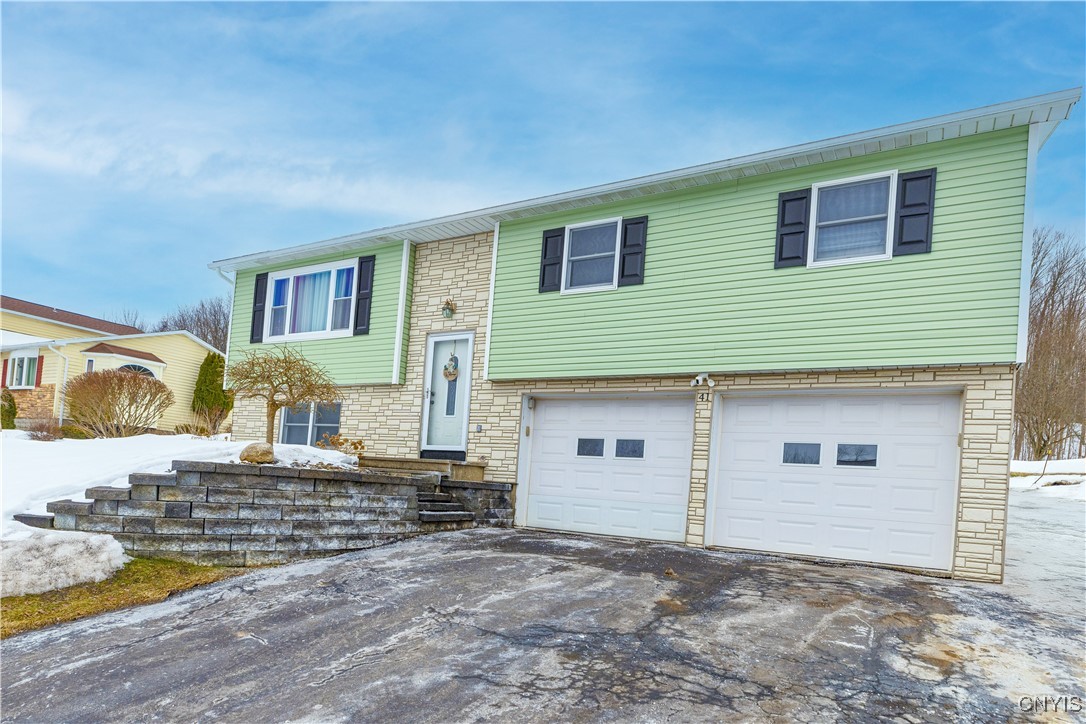 41 Clintonview Boulevard, New Hartford, New York image 5