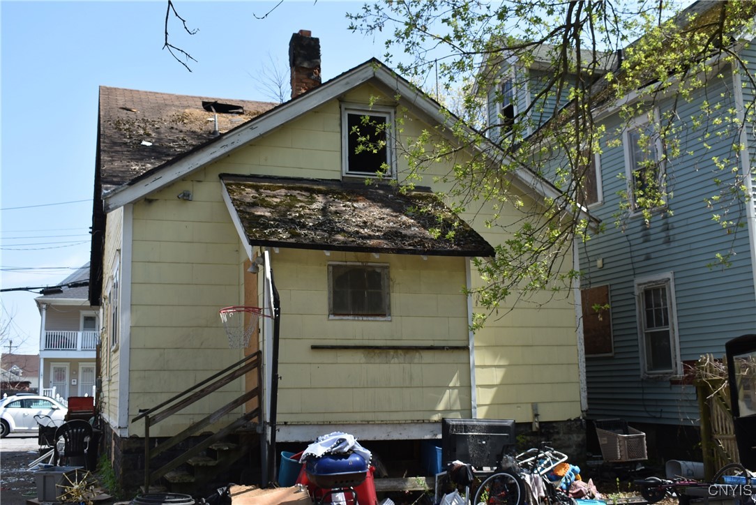 102 Herriman Street, Syracuse, New York image 6