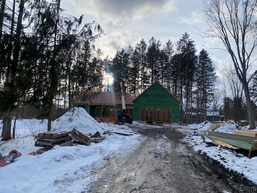 Photo of 4330 Chickadee Circle Cir, Onondaga, NY 13215 (MLS # S1665354)