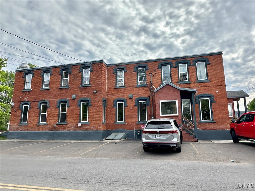 324 W Broadway Street