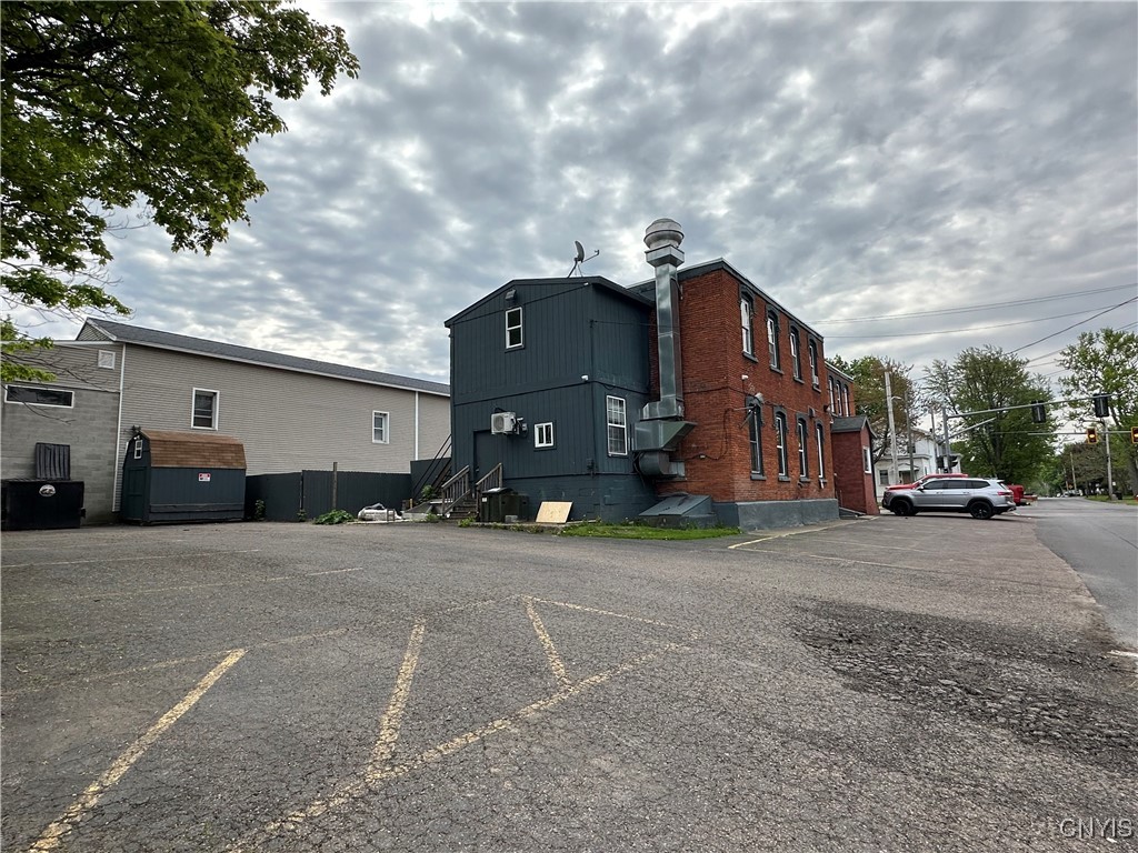 324 W Broadway Street