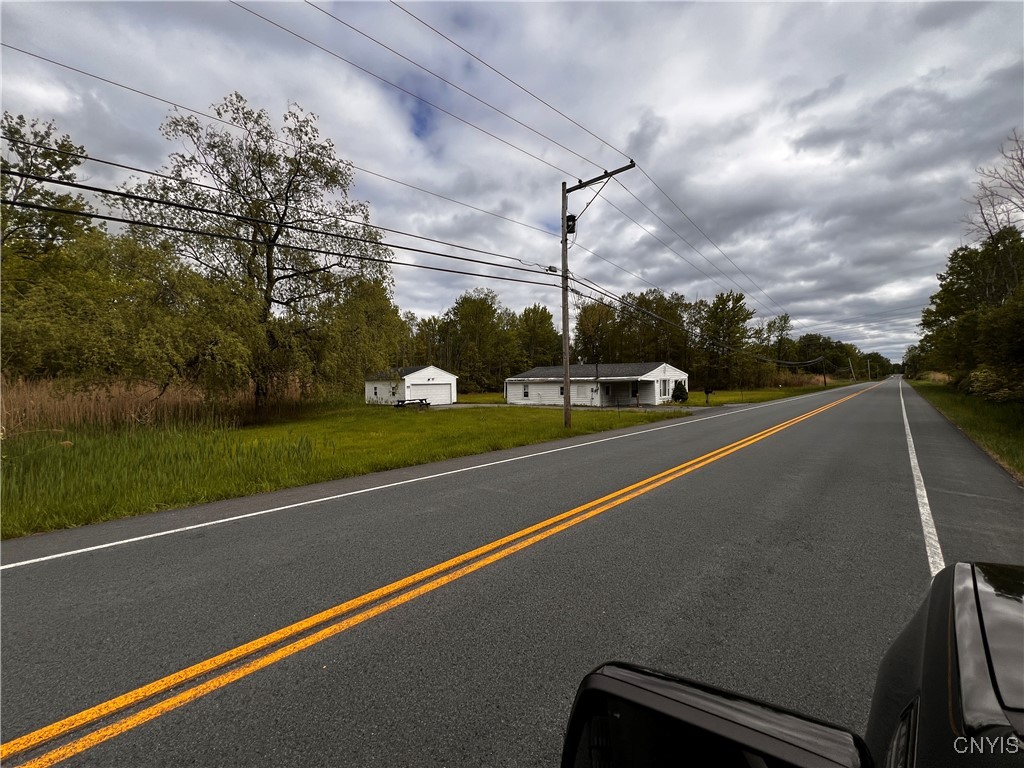 9572 Caughdenoy Road, Clay, New York image 12