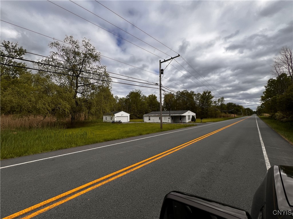 9572 Caughdenoy Road, Clay, New York image 11
