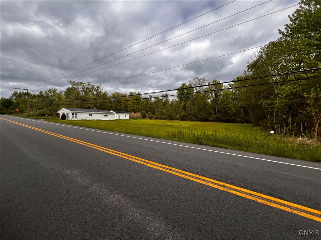 9572 Caughdenoy Road, Clay, New York image 13