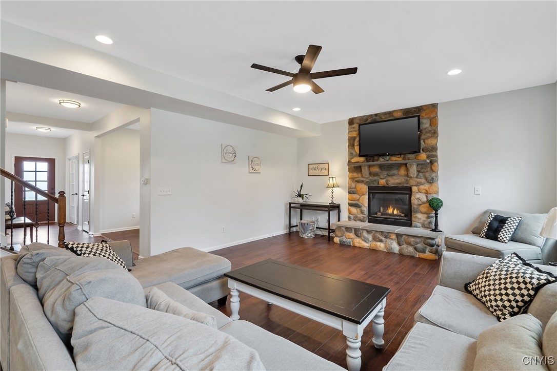 113 Big Bend Way Way, Camillus, New York image 12