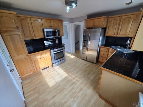 Tiny photo for 532 Orwood Place, Salina, NY 13208 (MLS # S1655467)