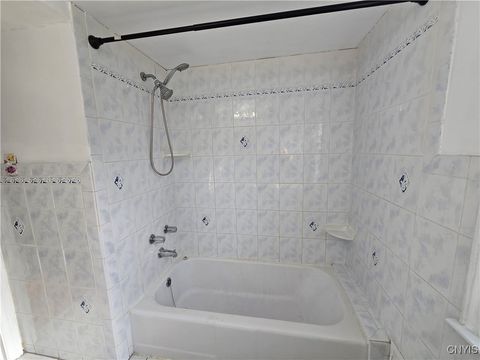 Tiny photo for 532 Orwood Place, Salina, NY 13208 (MLS # S1655467)