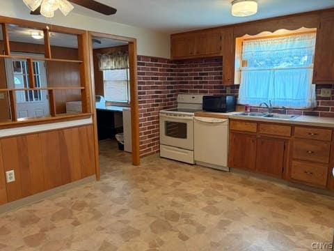 Tiny photo for 4875 Thornwood Drive, Salina, NY 13088 (MLS # S1702494)