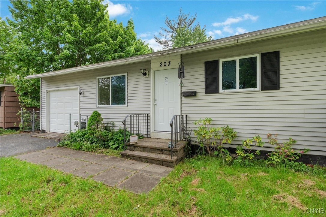 203 William St St, Manlius, New York image 2