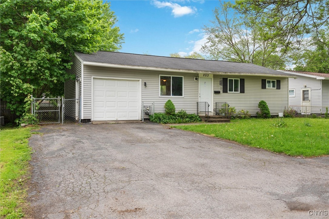 203 William St St, Manlius, New York image 3