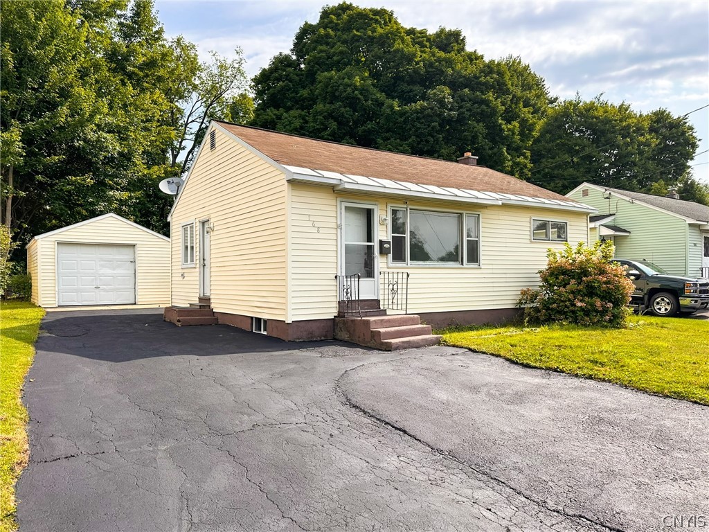 View Utica, NY 13502 house