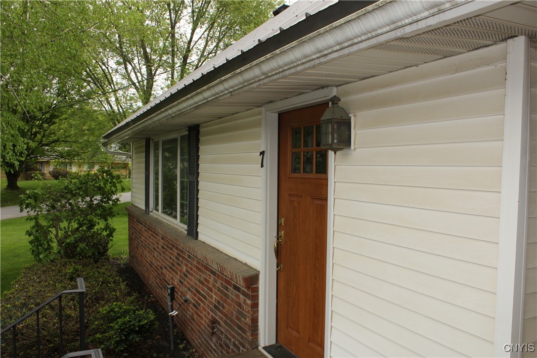 7 Catlin Avenue