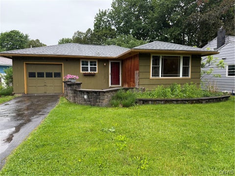 Homes For Sale - 200 Gifford Parkway<br/> Syracuse, NY 13214