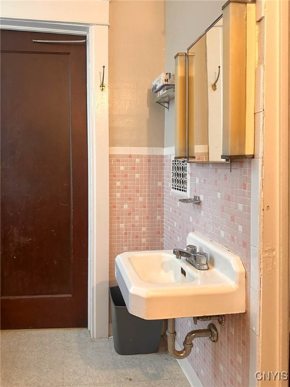 169 Pleasant Street, Utica, New York image 21