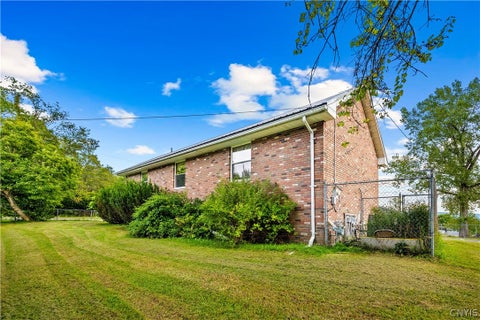 Photo of 5297 Keyes, Deerfield, NY 13502 (MLS # S1711372)