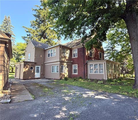 Tiny photo for 702 Parkway E, Utica, NY 13501 (MLS # S1693583)