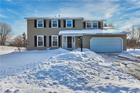 Homes For Sale - 8128 Balsamwood Lane<br/> Clay, NY 13090