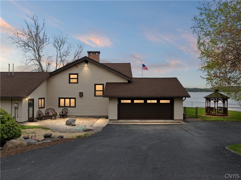 5072 W Lake Road