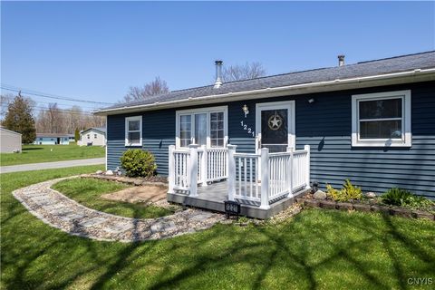 1221 Crestview Drive, Utica, NY 13502 - MLS#: S1602377