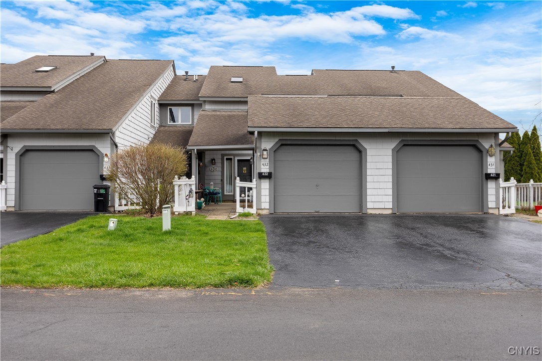 432 Summerhaven N Dr, Manlius, New York image 1