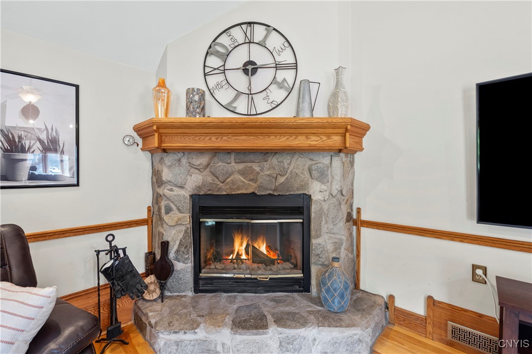 101 Van Mara Drive, Cicero, New York image 12