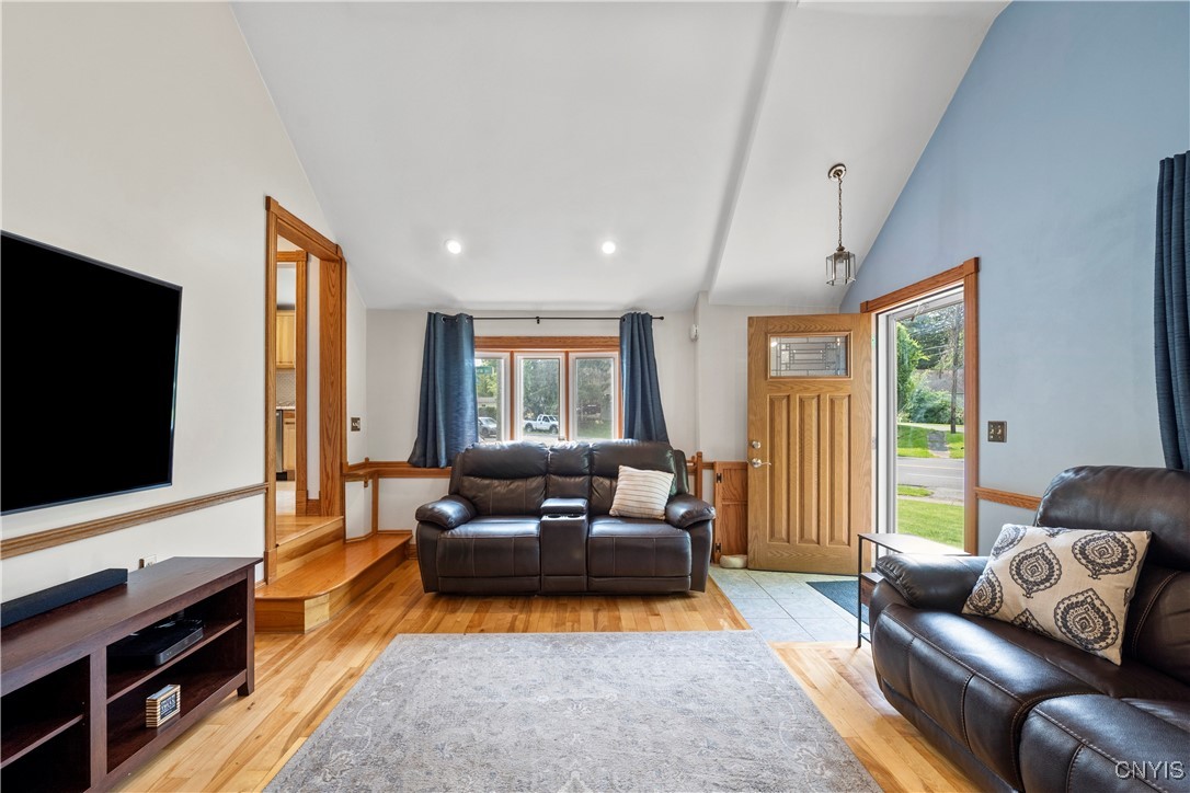 101 Van Mara Drive, Cicero, New York image 14