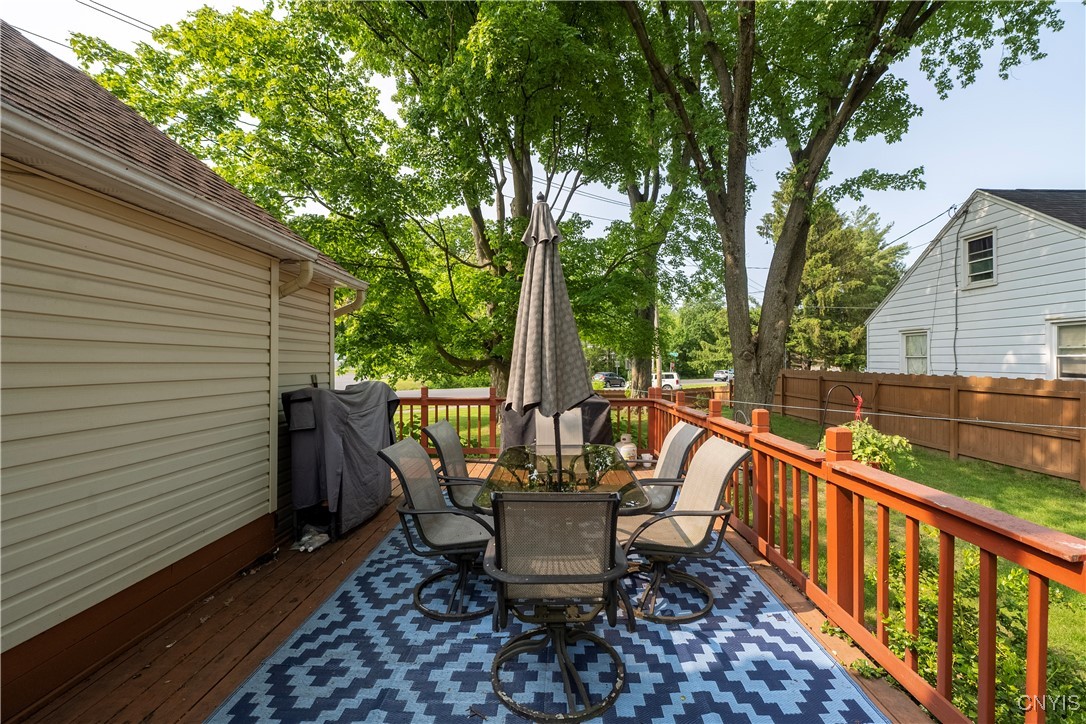 101 Van Mara Drive, Cicero, New York image 47