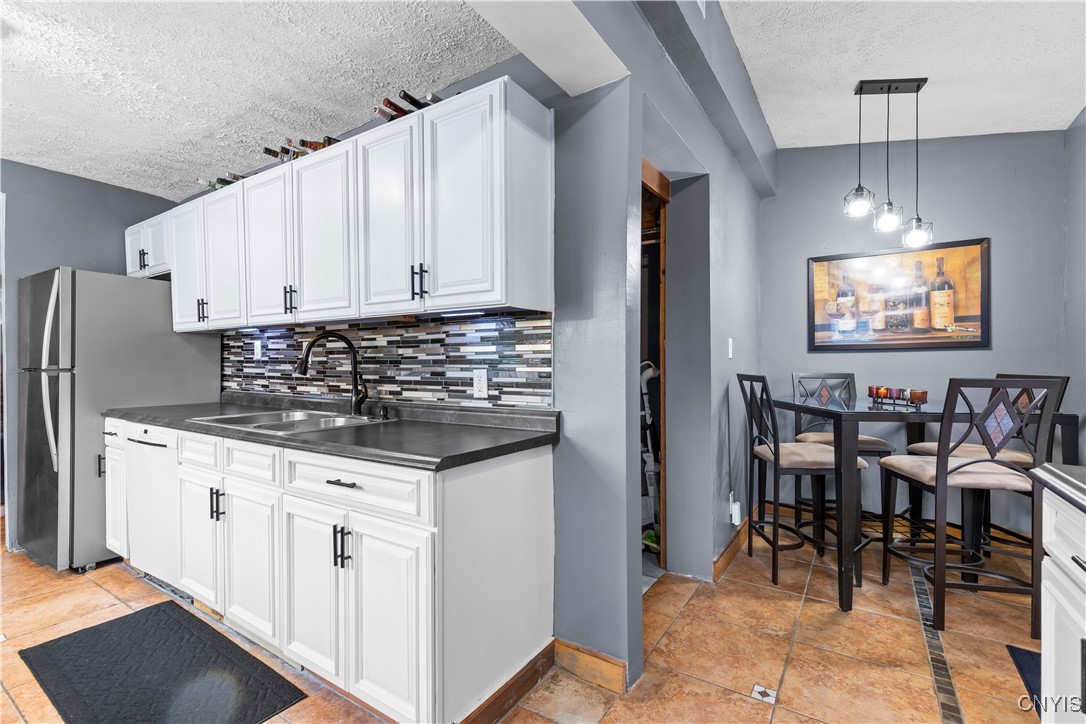 37 Waterbury Drive, Clay, New York image 13