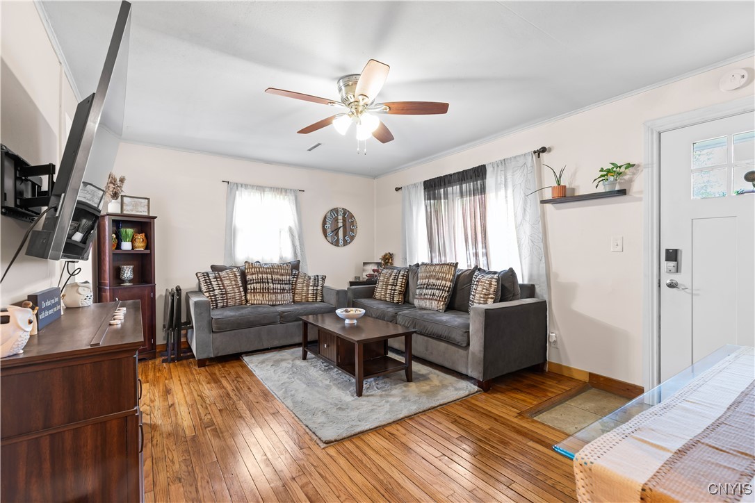37 Waterbury Drive, Clay, New York image 6