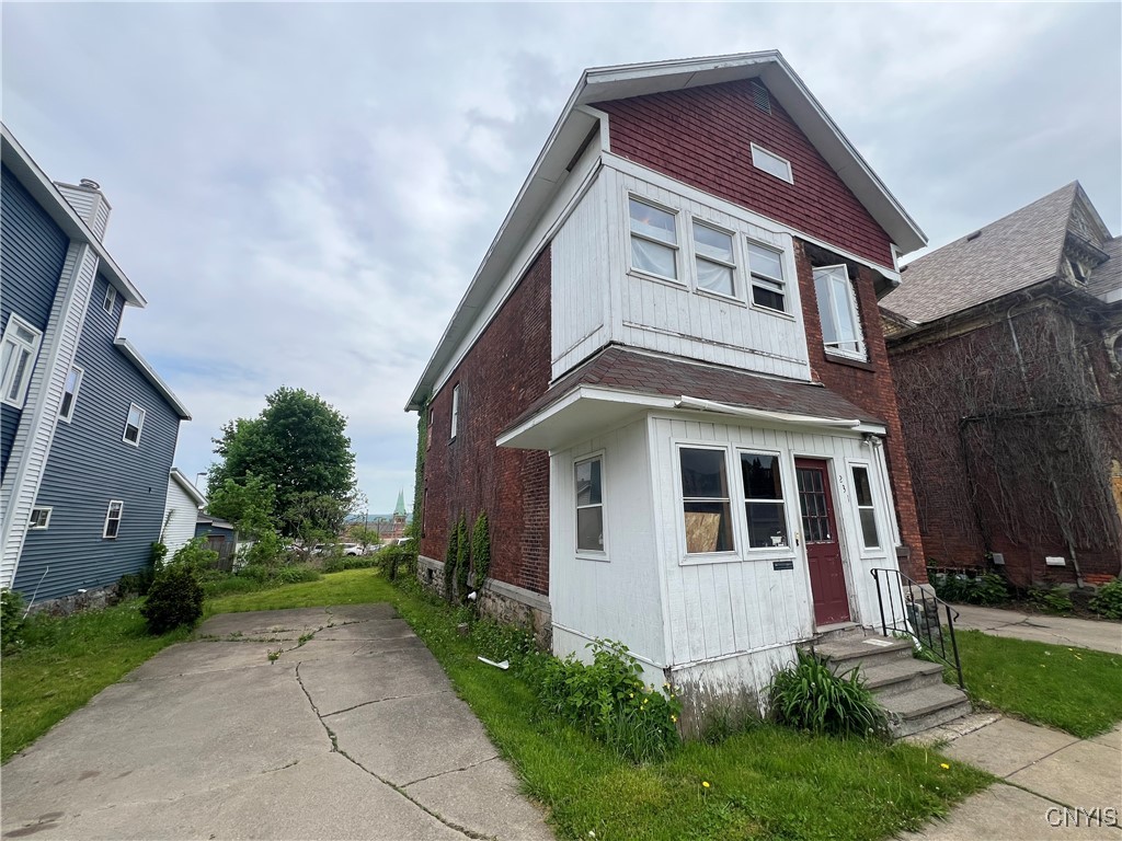 231 Lansing Street, Utica, New York image 4