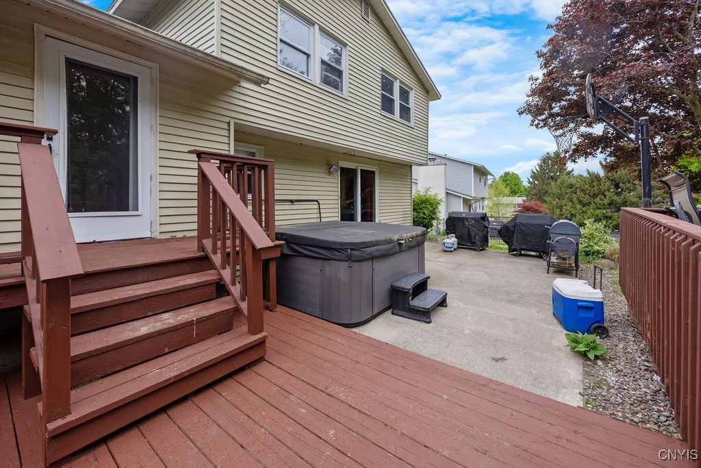 108 Pineledge Road, Camillus, New York image 24