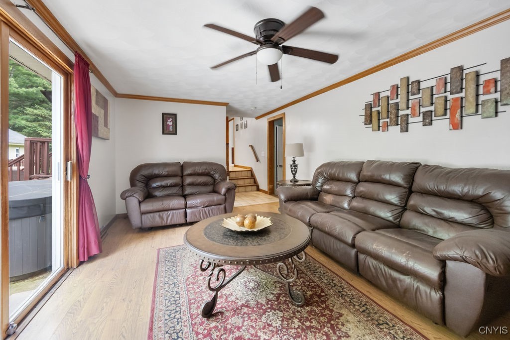 108 Pineledge Road, Camillus, New York image 7