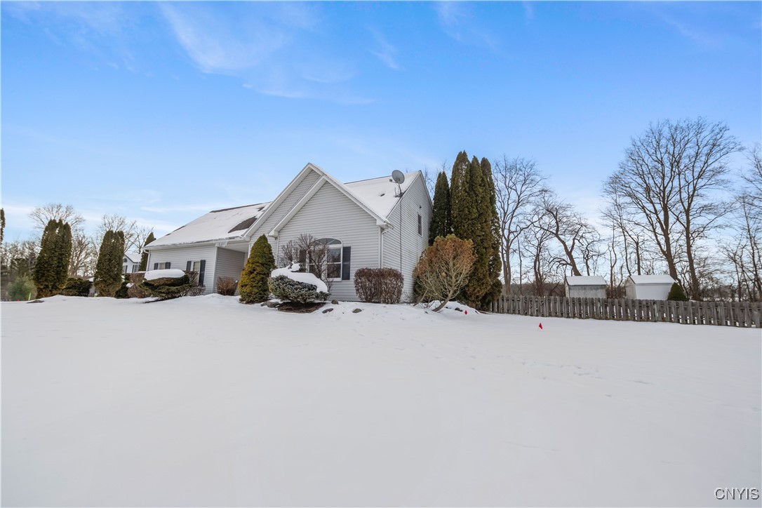 20 Daniluk Drive, Camillus, New York image 6