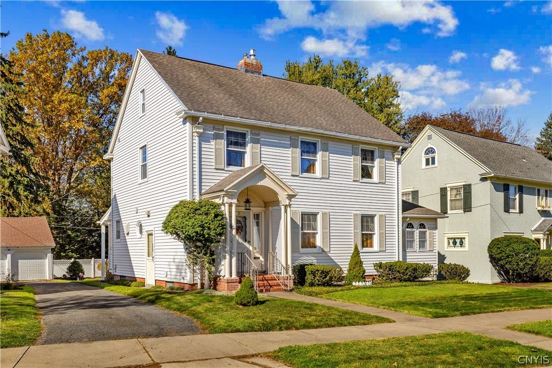 2208 Douglas Crescent
